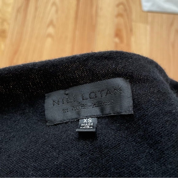 NILI LOTAN Scoop Neck Asymmetric Side Slit Black Cashmere Sweater EUC Size XS - Picture 6 of 8